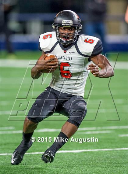 Thumbnail 1 in Lancaster vs. Lone Star (UIL 5A D2 Quarterfinal) photogallery.