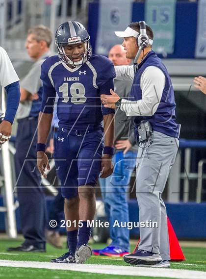 Thumbnail 3 in Lancaster vs. Lone Star (UIL 5A D2 Quarterfinal) photogallery.