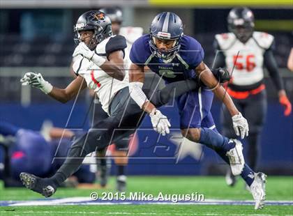 Thumbnail 3 in Lancaster vs. Lone Star (UIL 5A D2 Quarterfinal) photogallery.