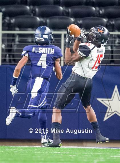 Thumbnail 1 in Lancaster vs. Lone Star (UIL 5A D2 Quarterfinal) photogallery.