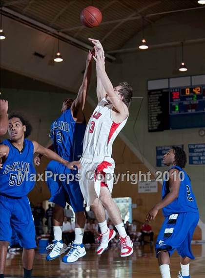 Thumbnail 1 in Oakland vs. Lutheran (California Classic) photogallery.