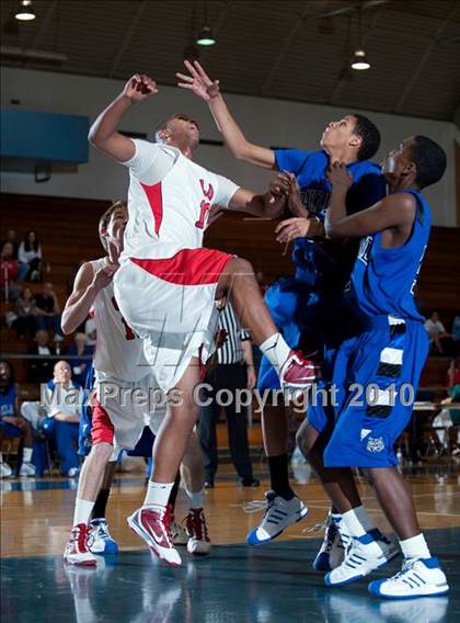 Thumbnail 2 in Oakland vs. Lutheran (California Classic) photogallery.