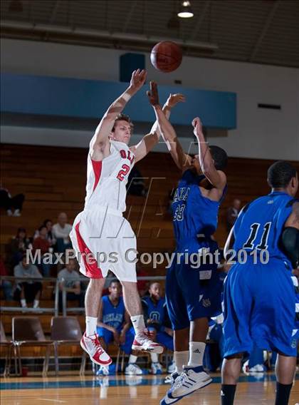 Thumbnail 3 in Oakland vs. Lutheran (California Classic) photogallery.