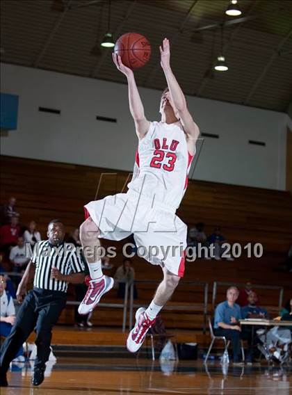 Thumbnail 3 in Oakland vs. Lutheran (California Classic) photogallery.