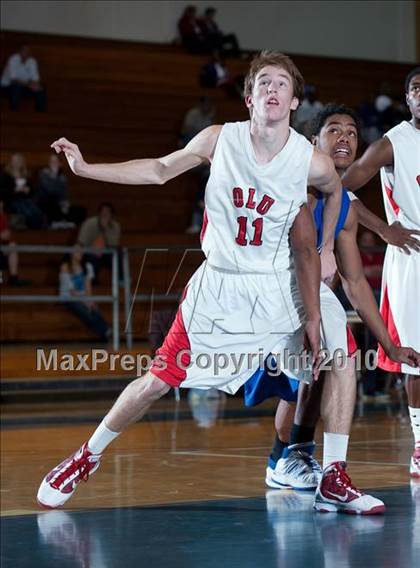 Thumbnail 3 in Oakland vs. Lutheran (California Classic) photogallery.