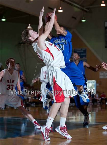 Thumbnail 3 in Oakland vs. Lutheran (California Classic) photogallery.