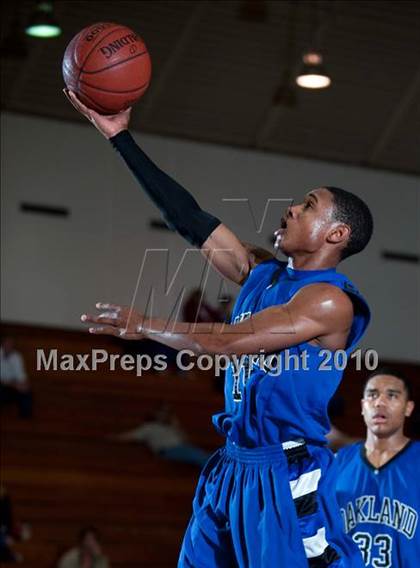 Thumbnail 1 in Oakland vs. Lutheran (California Classic) photogallery.