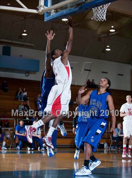Thumbnail 1 in Oakland vs. Lutheran (California Classic) photogallery.