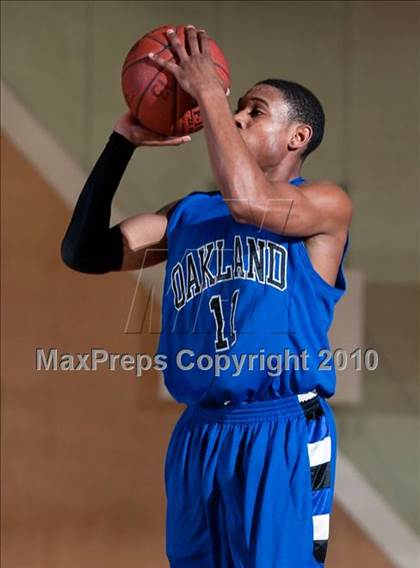 Thumbnail 3 in Oakland vs. Lutheran (California Classic) photogallery.