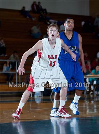 Thumbnail 3 in Oakland vs. Lutheran (California Classic) photogallery.