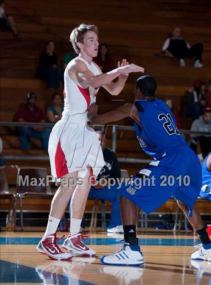 Thumbnail 3 in Oakland vs. Lutheran (California Classic) photogallery.