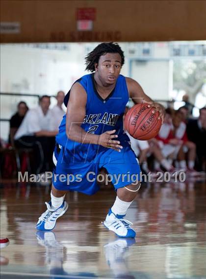 Thumbnail 2 in Oakland vs. Lutheran (California Classic) photogallery.