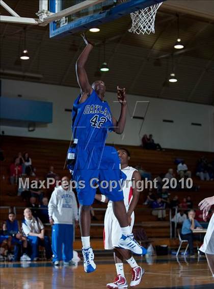 Thumbnail 3 in Oakland vs. Lutheran (California Classic) photogallery.