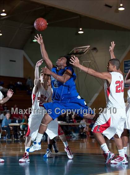Thumbnail 3 in Oakland vs. Lutheran (California Classic) photogallery.