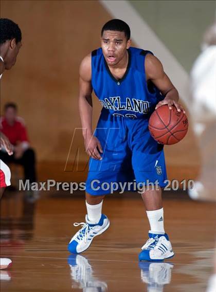 Thumbnail 1 in Oakland vs. Lutheran (California Classic) photogallery.