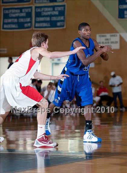 Thumbnail 1 in Oakland vs. Lutheran (California Classic) photogallery.