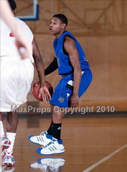 Thumbnail 3 in Oakland vs. Lutheran (California Classic) photogallery.