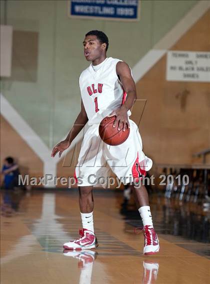 Thumbnail 1 in Oakland vs. Lutheran (California Classic) photogallery.