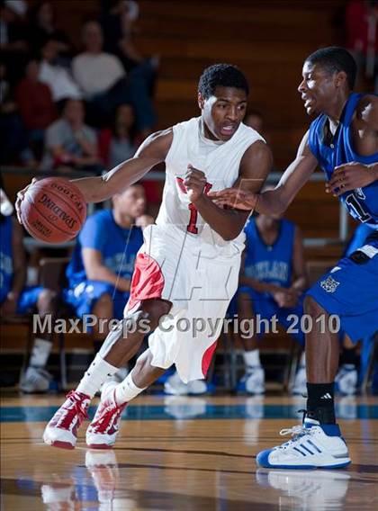 Thumbnail 3 in Oakland vs. Lutheran (California Classic) photogallery.