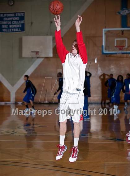 Thumbnail 3 in Oakland vs. Lutheran (California Classic) photogallery.