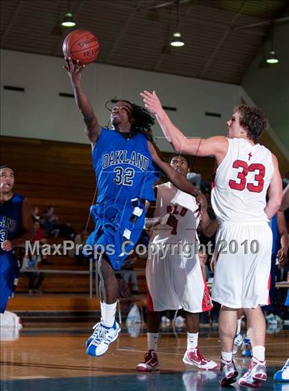 Thumbnail 2 in Oakland vs. Lutheran (California Classic) photogallery.
