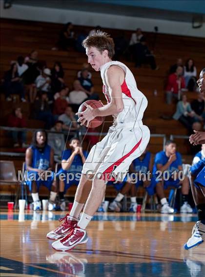 Thumbnail 3 in Oakland vs. Lutheran (California Classic) photogallery.