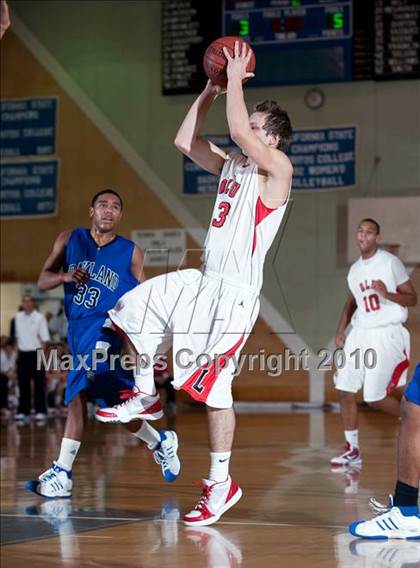 Thumbnail 2 in Oakland vs. Lutheran (California Classic) photogallery.