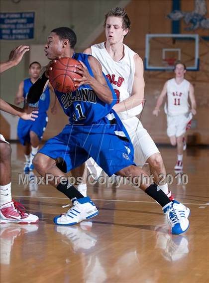 Thumbnail 1 in Oakland vs. Lutheran (California Classic) photogallery.