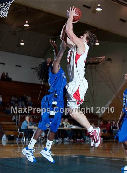 Thumbnail 2 in Oakland vs. Lutheran (California Classic) photogallery.