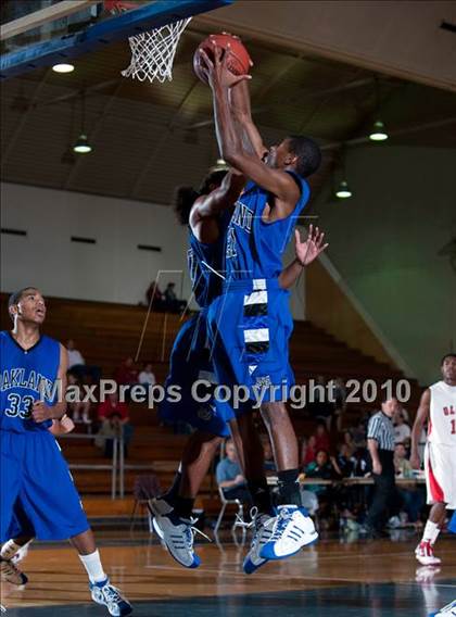 Thumbnail 3 in Oakland vs. Lutheran (California Classic) photogallery.
