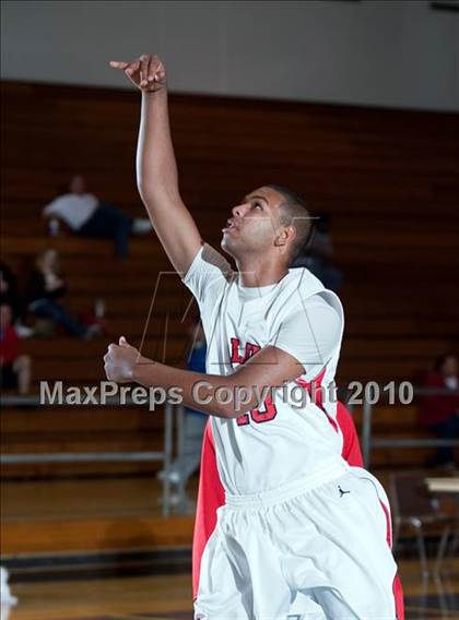 Thumbnail 2 in Oakland vs. Lutheran (California Classic) photogallery.