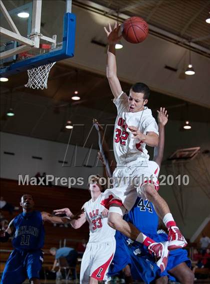 Thumbnail 3 in Oakland vs. Lutheran (California Classic) photogallery.