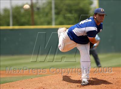 Thumbnail 1 in Cooper vs. Decatur (Texas 3A Regional Semifinal) photogallery.