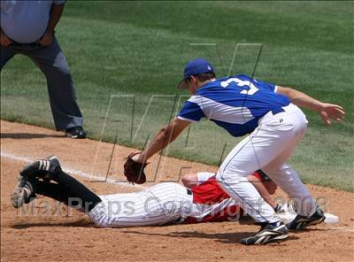 Thumbnail 2 in Cooper vs. Decatur (Texas 3A Regional Semifinal) photogallery.