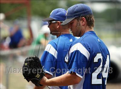 Thumbnail 2 in Cooper vs. Decatur (Texas 3A Regional Semifinal) photogallery.