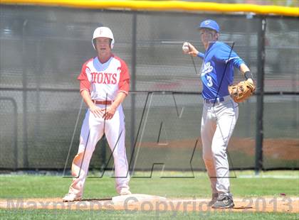 Thumbnail 1 in Ponder vs Whitney (UIL 2A Region 2 Bi-District Playoff) photogallery.