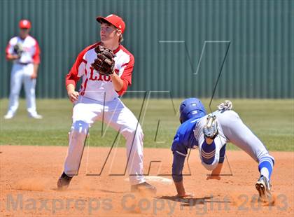 Thumbnail 1 in Ponder vs Whitney (UIL 2A Region 2 Bi-District Playoff) photogallery.