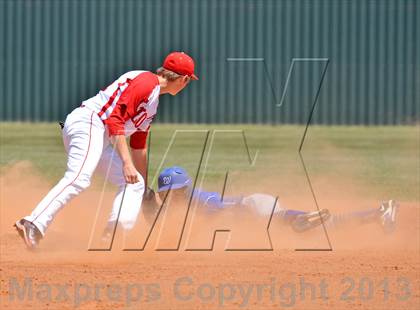 Thumbnail 2 in Ponder vs Whitney (UIL 2A Region 2 Bi-District Playoff) photogallery.