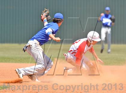 Thumbnail 2 in Ponder vs Whitney (UIL 2A Region 2 Bi-District Playoff) photogallery.