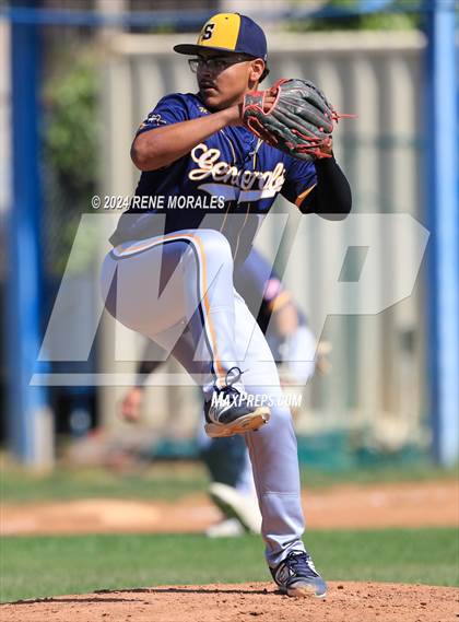 Thumbnail 3 in Shafter vs Eagle Rock (CIF SoCal D5 Regional Round 1 Playoff)  photogallery.