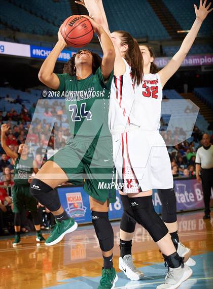 Thumbnail 3 in Southeast Raleigh vs. Northwest Guilford (NCHSAA 4A Final) photogallery.
