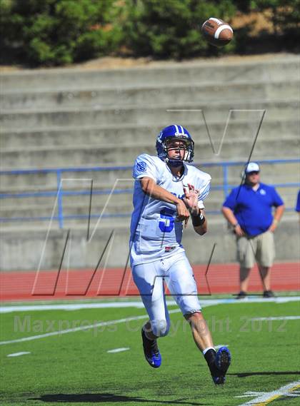 Thumbnail 1 in La Grande vs. Johnson (Football for Families) photogallery.