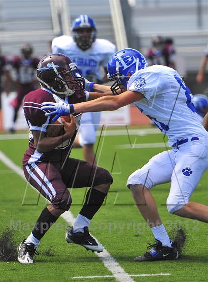 Thumbnail 2 in La Grande vs. Johnson (Football for Families) photogallery.