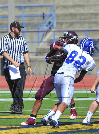 Thumbnail 2 in La Grande vs. Johnson (Football for Families) photogallery.