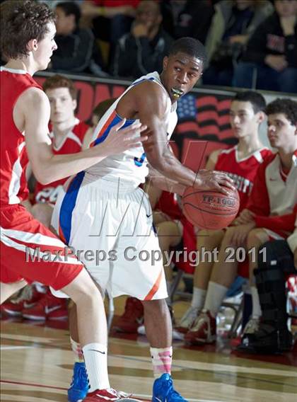 Thumbnail 1 in University vs. St. Joseph Notre Dame (CIF NorCal D5 Final) photogallery.