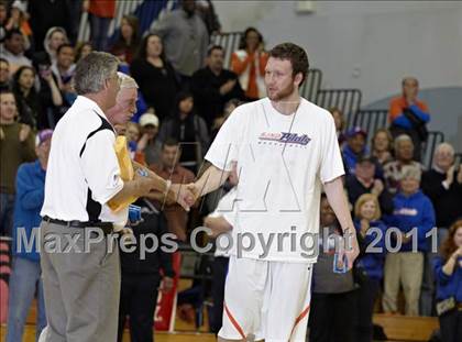 Thumbnail 1 in University vs. St. Joseph Notre Dame (CIF NorCal D5 Final) photogallery.