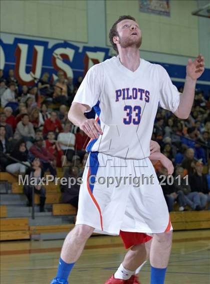 Thumbnail 2 in University vs. St. Joseph Notre Dame (CIF NorCal D5 Final) photogallery.