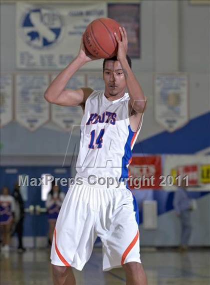 Thumbnail 1 in University vs. St. Joseph Notre Dame (CIF NorCal D5 Final) photogallery.