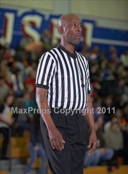 Thumbnail 1 in University vs. St. Joseph Notre Dame (CIF NorCal D5 Final) photogallery.