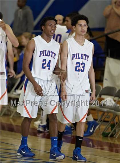 Thumbnail 1 in University vs. St. Joseph Notre Dame (CIF NorCal D5 Final) photogallery.